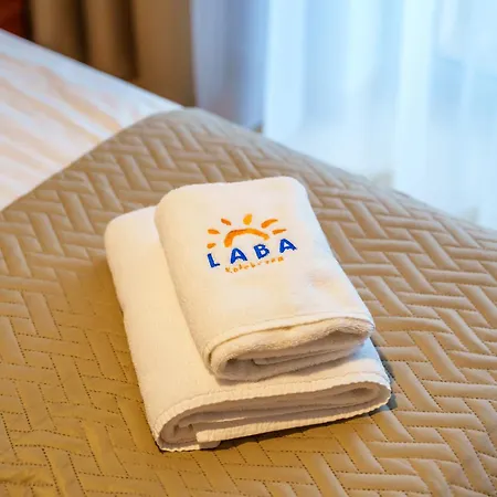 Laba Diune Z Parkingiem 코워브제크